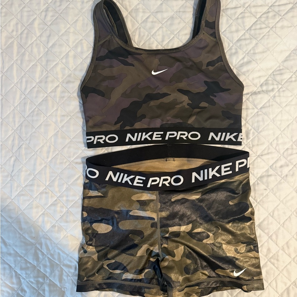 Nike Pro Camouflage Sports Set - Black and Green